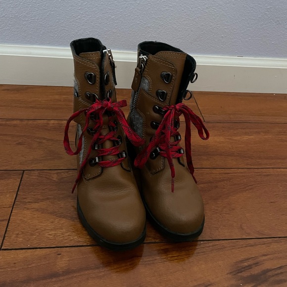 Brown and red sorel lace up boot - Picture 7 of 8
